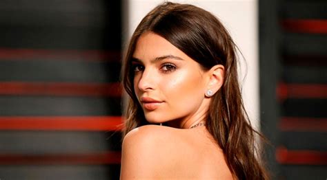 Emily Ratajkowski Posa Desnuda De Nuevo En Instagram