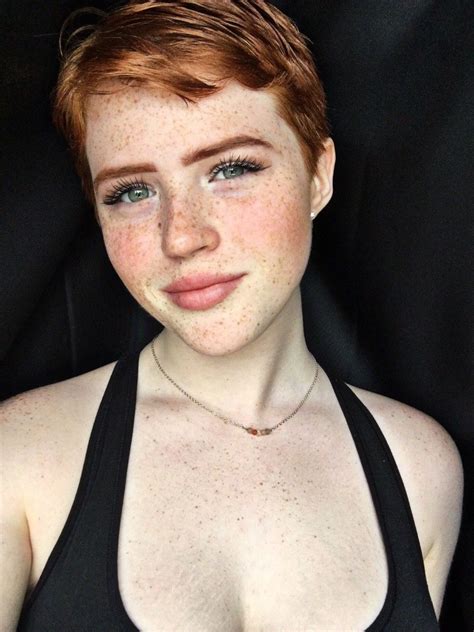 Pin By F R On Pelirroja Red Hair Woman Beautiful Freckles Short Red