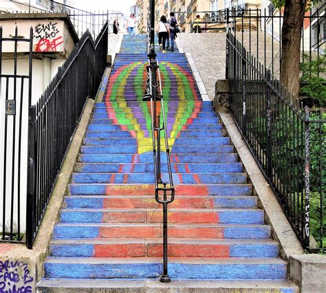 Les Escaliers De Montmartre En Couleurs Montmartre Secret