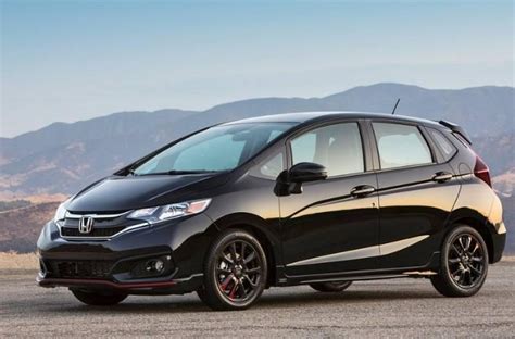 Di bagian kemudi sudah ada fitur teleskopis dan tilt steering. Harga Honda Jazz 2019 Masih Terjangkau - MogiMogy