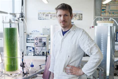 Borrowed from middle french ingénieur. ingénieur / ingénieure production dans les biotechnologies ...