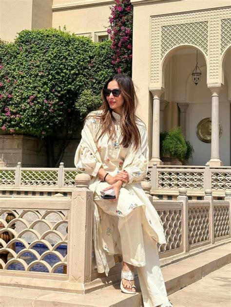 Malaika Arora Is The Epitome Of Grace And Elegance In Her Agra Vacay Album