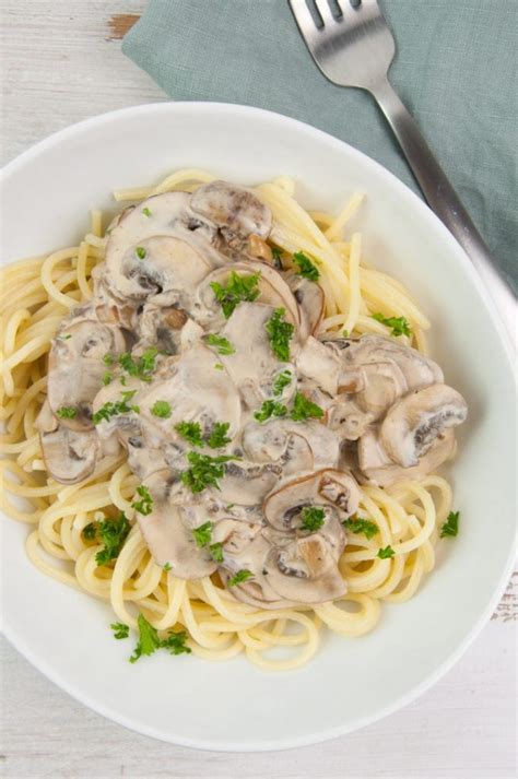 Creamy Vegan Mushroom Pasta Recipe - Elephantastic Vegan