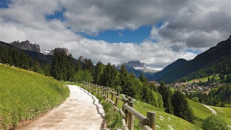 All the hotels, residence, b&b and apartments for your holiday in the val di fassa. Moena e le Dolomiti, Patrimonio dell'Umanità UNESCO ...