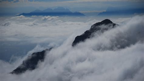 Adventure Travel The Sojourner Table Mountain And Jaws Cape Town To