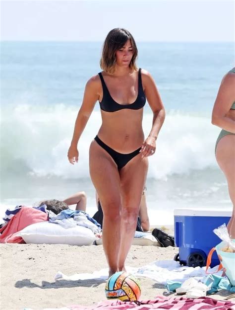 Frankie Bridge Wows As She Embraces Natural Curves On La Bikini Break