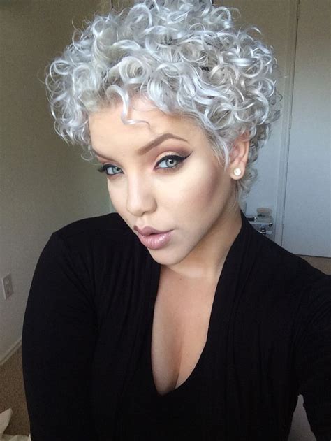 20 Short Haircuts For Curly Grey Hair Fashionblog