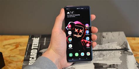 The glass' nice shine gives it a premium look and feel. Samsung Galaxy S10 Plus: review completa en español