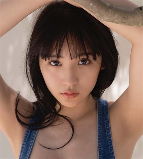 浅川梨奈が魅せた、20歳のセクシーショット｜『週プレ37号』表紙に登場 Qetic