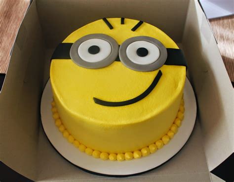 Minions movie games theme birthday cake design with fondant bob the minion kevin and bananas by rasna @ rasnabakes. Creative Cakes by Lynn: Minion cake and cupcakes ...
