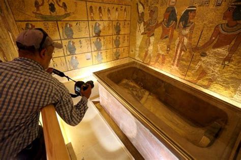 in search for egypt s lost queen nefertiti focus turns to king tut s tomb toronto sun