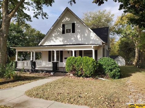 Circa 1910 Nebraska Affordable Home Under $80K - Old Houses Under $100K