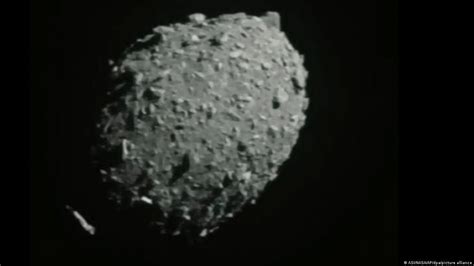 Close Call This Asteroid Just Missed Earth S Satellites DW