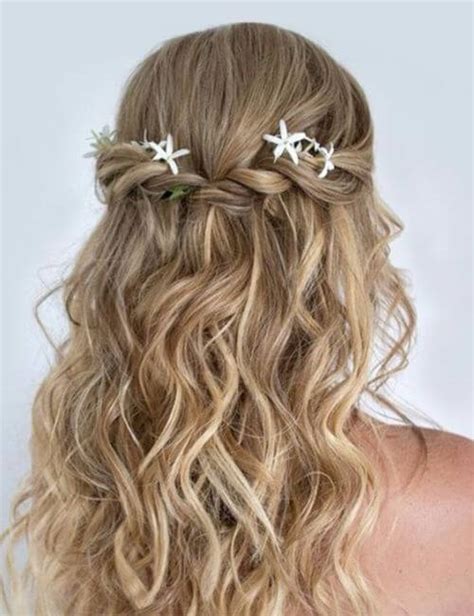 A classic style is always the best. 50 Bridesmaid Hairstyles for Every Wedding - My New Hairstyles