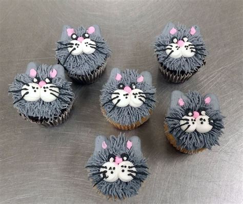 Grey Cat Kitten Cupcakes Made By Cupcasions Kelowna Cat Cupcakes