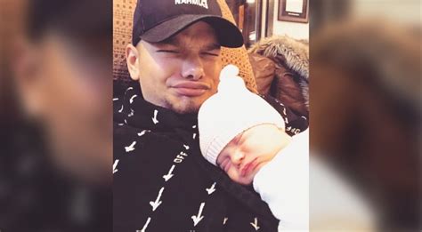 Kane Brown Calls Newborn Daughter Kingsley ‘my Little Twin Shares