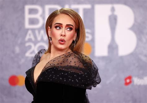 Clubbaas Verbijsterd Adele Gaat Uit Haar Dak Bij Stripshow En Paaldanst Op Het Podium Foto