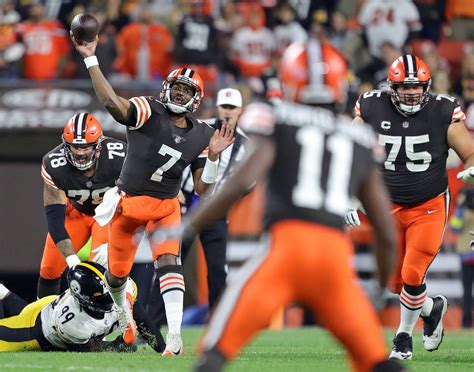 Browns quarterback Jacoby Brissett exceeds expectations