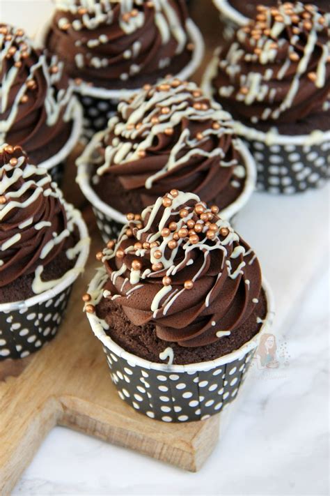 Chocolate Sponges Chocolate Buttercream Chocolate Drizzle And