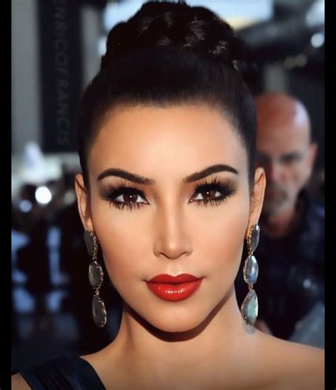 Red Lips And Smokey Eye Look With Images Kardashian
