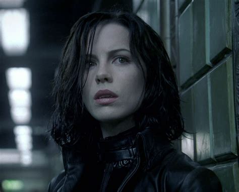 Awakening, selene escapes imprisonment to find herself in a world where humans have discovered the existence of both. 1/6 Scale Selene (Underworld Evolution) - S.P.A.C.E ...