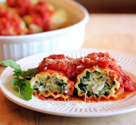 Spinach And Cheese Lasagna Roll Ups With Spicy Marinara Lisas