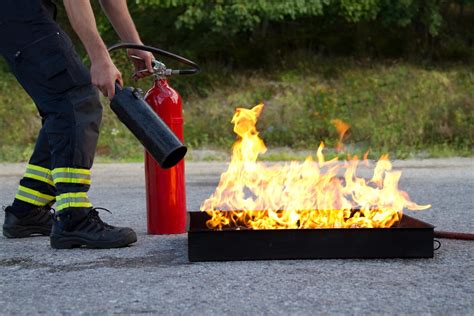 Fire Extinguisher Practical Training Course Essex London And Uk
