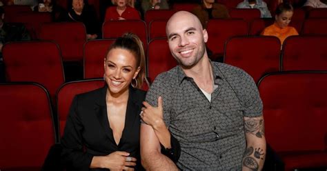 Jana Kramer Reveals Ex Husband Mike Caussin Wouldn T Perform Oral Sex On Her For Years Latest