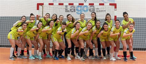 O selecionador português de futebol feminino chamou 20. Seleção Nacional Sub-19 Feminina: Divulgada convocatória ...