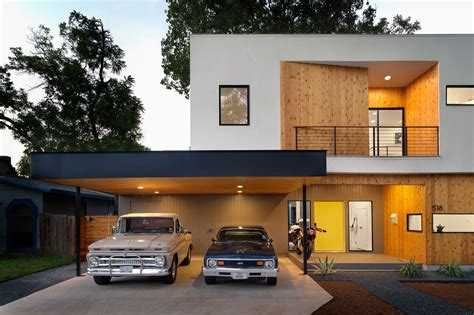 How should one go about when buying a house or an apartment, the garage is a vital point to consider so that the cars don't need to be parked on the street or in the open. 10+ Minimalist Garage Design Ideas For A Small House That ...