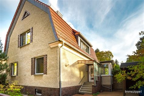 Haus kaufen in berlin, mit garage, mit stellplatz, 1.120 m² grundstück, 223 m² wohnfläche, 8 zimmer dieses sehr gepflegte objekt befindet sich in berlin/biesdorf süd in einer ruhigen wohngegendbebaut ist das ca1.120 m² große grundstück mit einem mehrfamilienhausim rückwärtigen bereich besteht die. Immobilie kaufen in Biesdorf, Kaulsdorf, Mahlsdorf ...