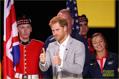 Meghan Markle Cozies Up To Prince Harry At Invictus Games Photo 3966572 Kelly Clarkson