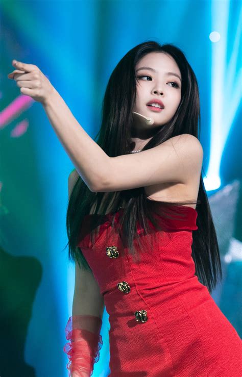 Top Most Iconic Outfits Of BLACKPINK Jennie During SOLO Promotion