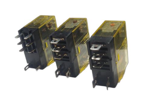 2 Pole Industrial Relay Idec Relays 220 240 V At Rs 350 In Surat Id
