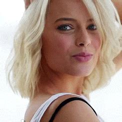 40 Hot Gif Of Margot Robbie Which Will Leave You To Awe In Astonishment