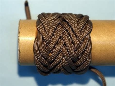 Named after the gauchos (cowboys) of argentina, this knot looks great in leather or paracord. How to tie a Paracord Gaucho Knot (2 Passes - 4 Passes ...