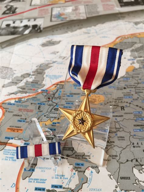 Sold World War Ii Us Silver Star Medal Item 0003