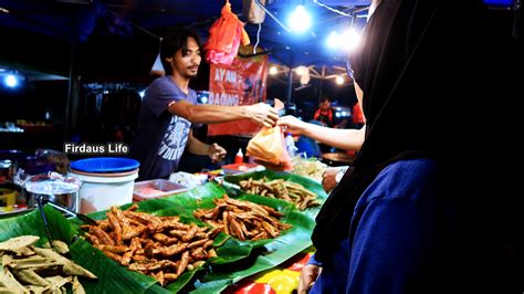 It is a food heaven with lots of varieties of other items. Pasar Malam Setia Alam - Firdaus Life