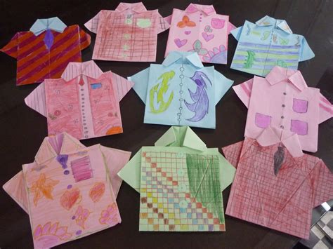 In every origami tutorial, we'll show you how to make a perfect square with your paper. PERPUSTAKAAN DESA SUNGAI PELONG: AKTIVITI ORIGAMI BAJU KEMEJA