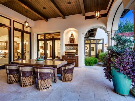 15 Jaw Dropping Mediterranean Patio Designs That Will Take Your Breath Away