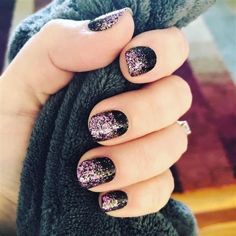 Dipped nails vs gel nails vs acrylic. DIY Glitter dipped manicure using Color Street nail polish ...