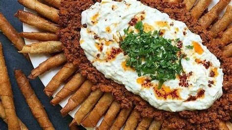 طرز تهیه یک نوع غذای محلی ترکیه‌ای زیباشهر