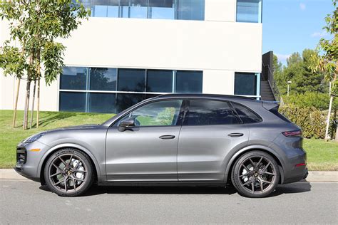 2019 Quartzite Gray Metallic Porsche Cayenne Turbo Pacific German