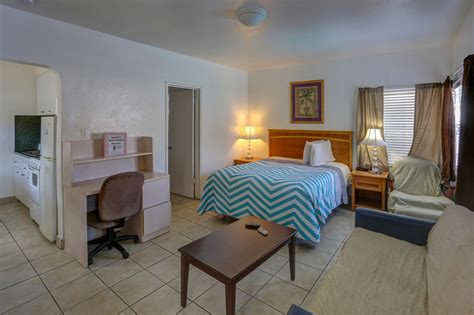 Regular Efficiency 1 Bed Richards Motel Rooms