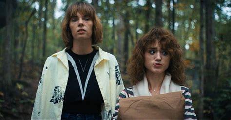 Stranger Things Star Wants To See Nancy And Robin S Friendship Continue