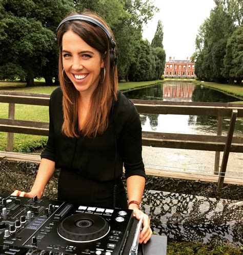Dj Laura Dj For Hire In London