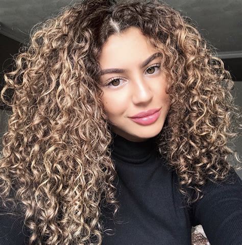 Pinterest Curlylicious Highlights Curly Hair Blonde Curly Hair Colored Curly Hair Ombré Hair