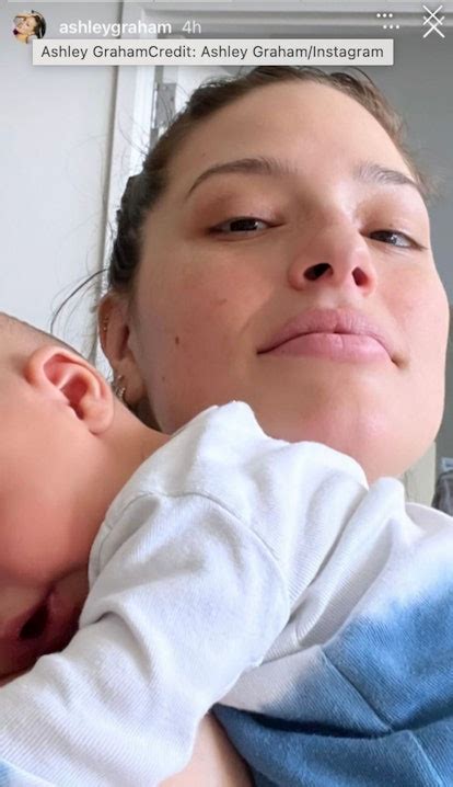 Ashley Graham Shows Off Her Amazing Tandem Breastfeeding Skills