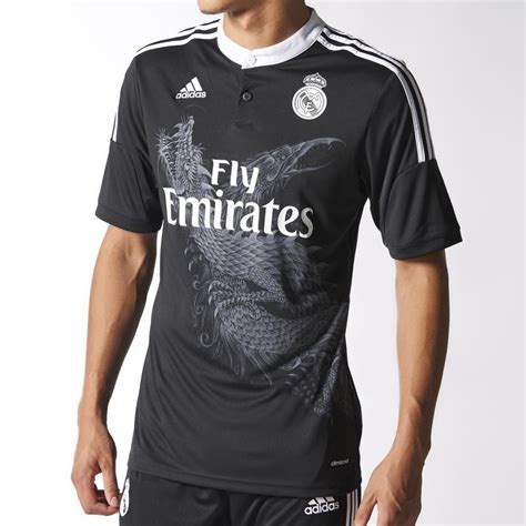 Real madrid fc prepares to defend its title as european champions with this striking kit designed by legendary designer yohji yamamoto. Camiseta Real Madrid Yohji Yamamoto #dragon #champions
