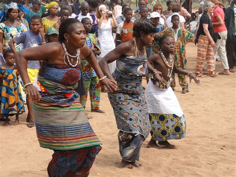 Benin Dancers African People African Women African Fashion African Style Africa Tribes